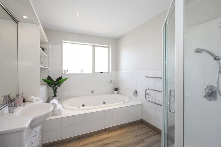 Photo of property in 100 William Brittan Avenue, Halswell, Christchurch, 8025