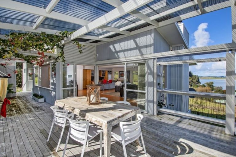 Photo of property in 22 Oxford Street, Whakapirau, Maungaturoto, 0583