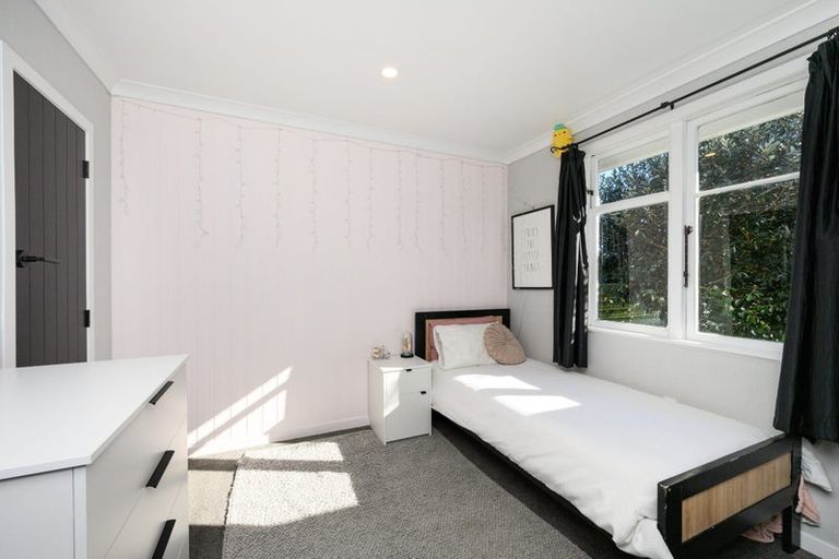 Photo of property in 33 Benmore Avenue, Cloverlea, Palmerston North, 4412