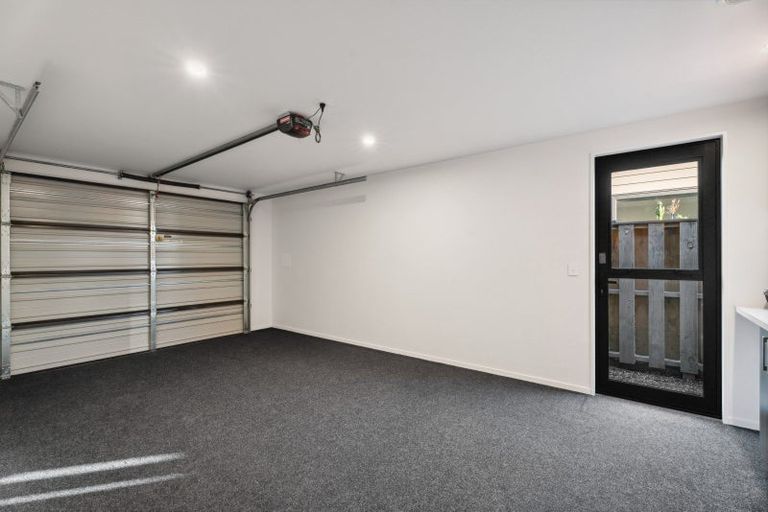 Photo of property in 5 Matakanui Lane, Wanaka, 9305