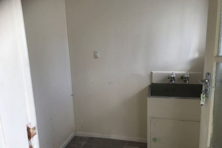 Photo of property in 6 Malmo Place, Manurewa, Auckland, 2102