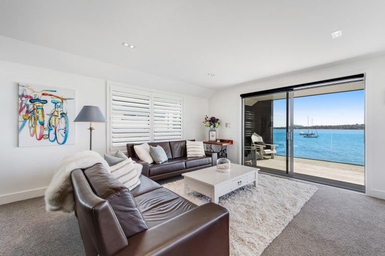Photo of property in 8 The Parade, Bucklands Beach, Auckland, 2012