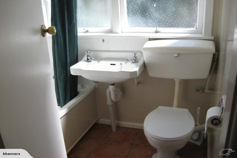 Photo of property in 1/4 Granville Street, Silverstream, Upper Hutt, 5019