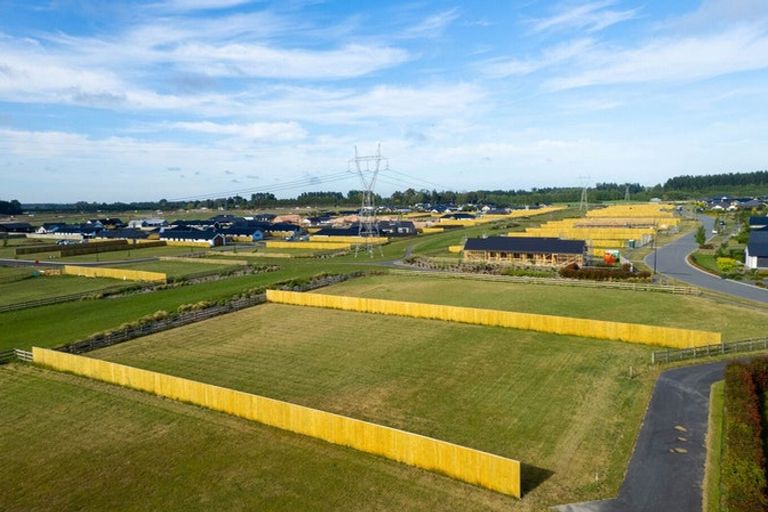 Photo of property in 125 Silver Peaks Drive, West Melton, 7618