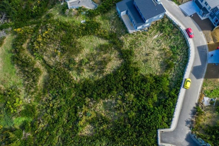 Photo of property in 10 Cessna Way, Newlands, Wellington, 6037