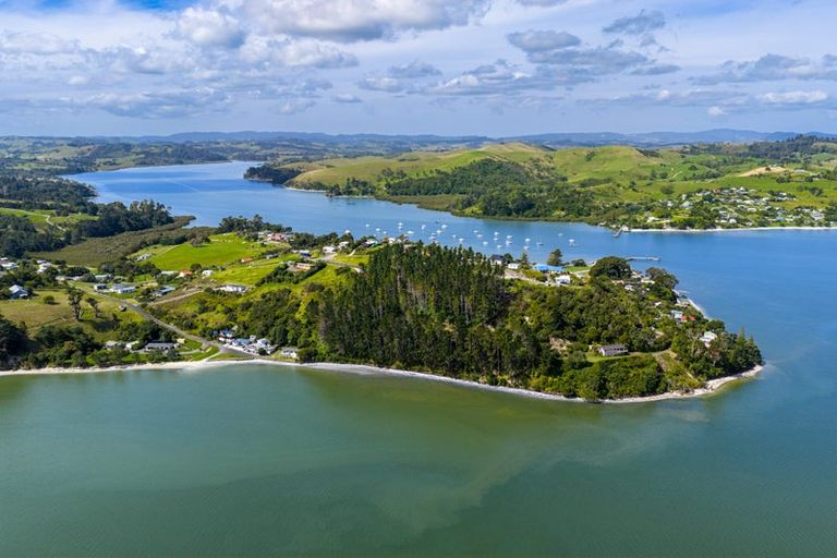 Photo of property in 6 Emay Crescent, Pahi, Paparoa, 0571