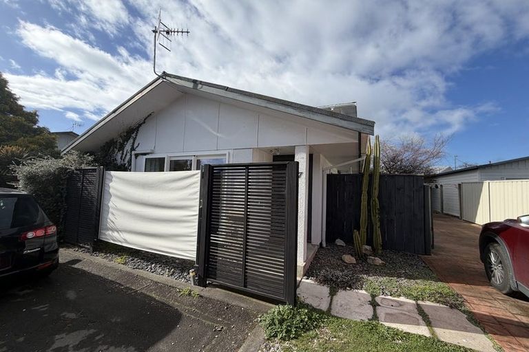 Photo of property in 5/16 Guthrie Road, Havelock North, 4130