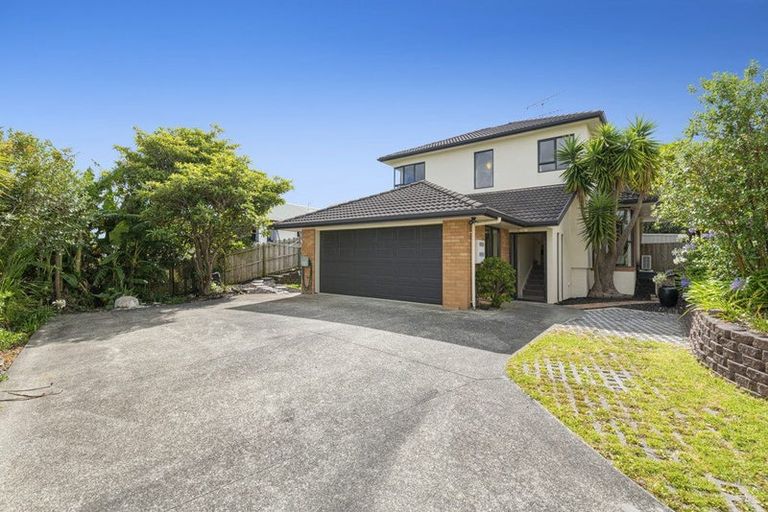 Photo of property in 26 Black Teal Close, Unsworth Heights, Auckland, 0632
