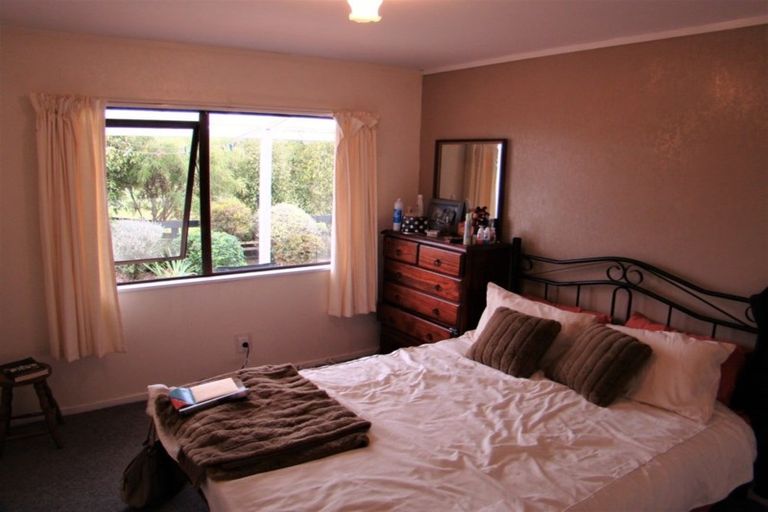 Photo of property in 49 Kath Henry Lane, Drury, 2113