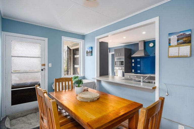Photo of property in 11 Rangituhi Crescent, Takapuwahia, Porirua, 5022
