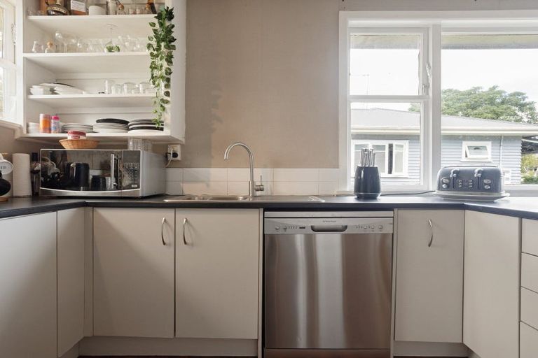 Photo of property in 22 Walsh Street, Forest Lake, Hamilton, 3200