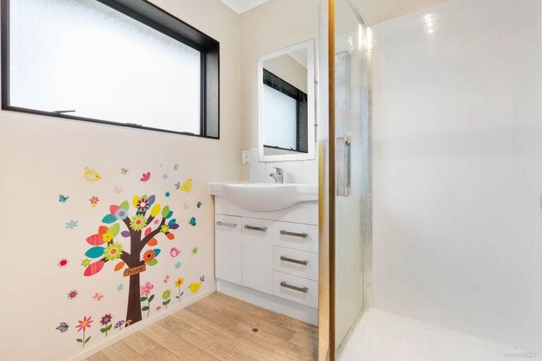 Photo of property in 1/29 Trentham Road, Papakura, 2110