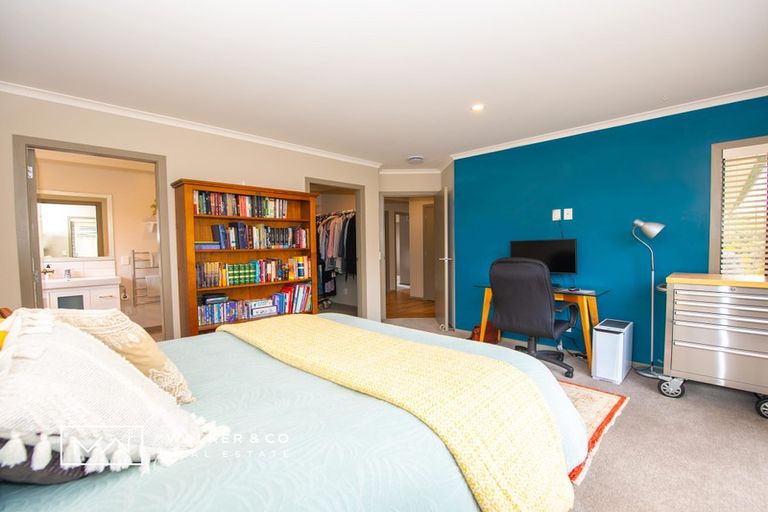 Photo of property in 7 Percy Kinsman Crescent, Riverstone Terraces, Upper Hutt, 5018