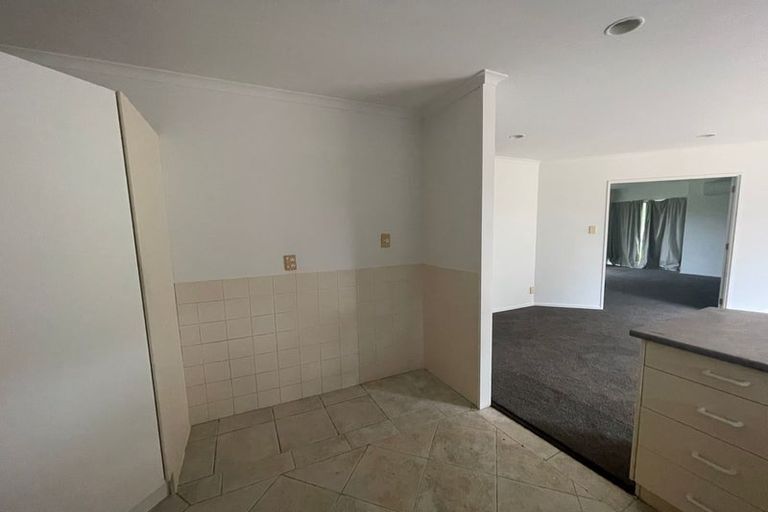 Photo of property in 15 Kalgan Place, Burswood, Auckland, 2013