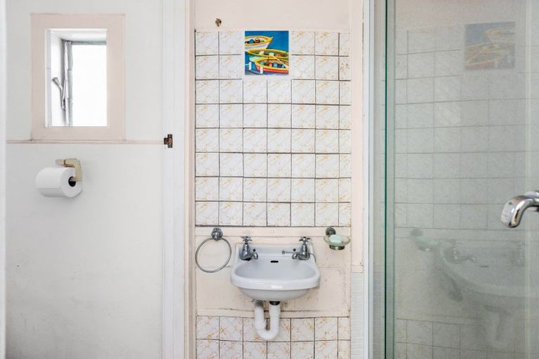 Photo of property in 143 Wellesley Road, Napier South, Napier, 4110