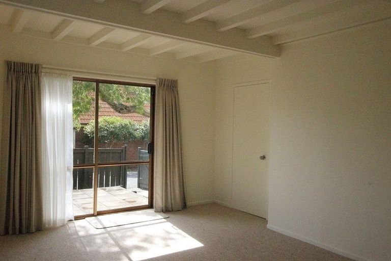 Photo of property in 1/5 Elderwood Lane, Belmont, Auckland, 0622