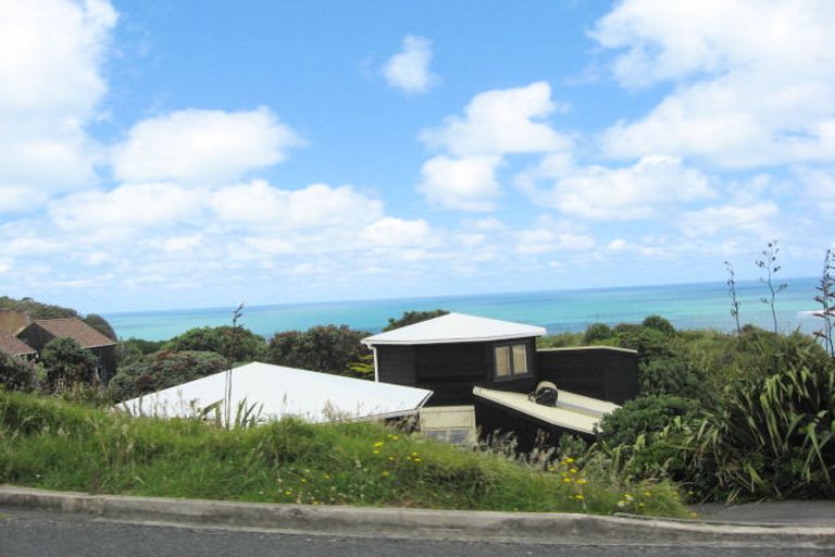 Photo of property in 39 Waitea Road, Muriwai, 0881