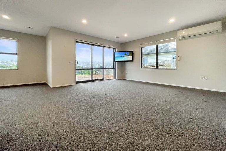 Photo of property in 40 Cresswell Place, Johnsonville, Wellington, 6037