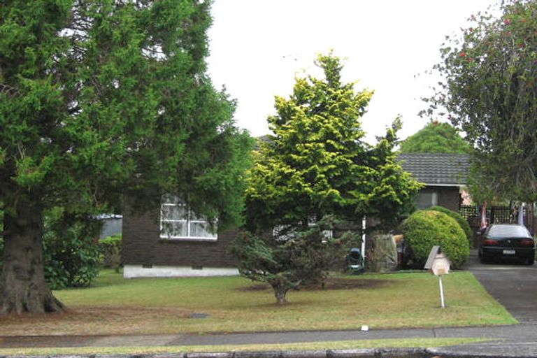 Photo of property in 2a Valron Road, Te Atatu South, Auckland, 0602
