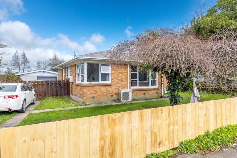 Photo of property in 75 Avalon Drive, Nawton, Hamilton, 3200