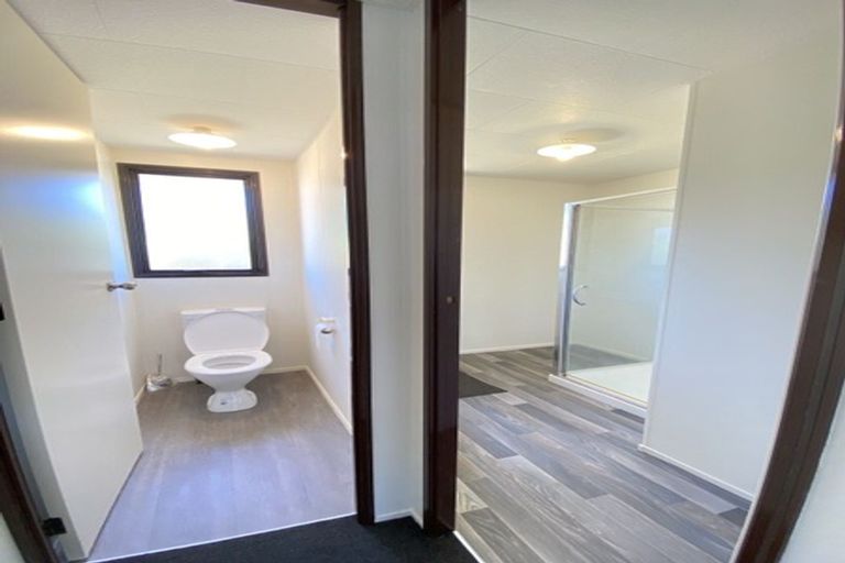 Photo of property in 2/452 Swanson Road, Ranui, Auckland, 0612