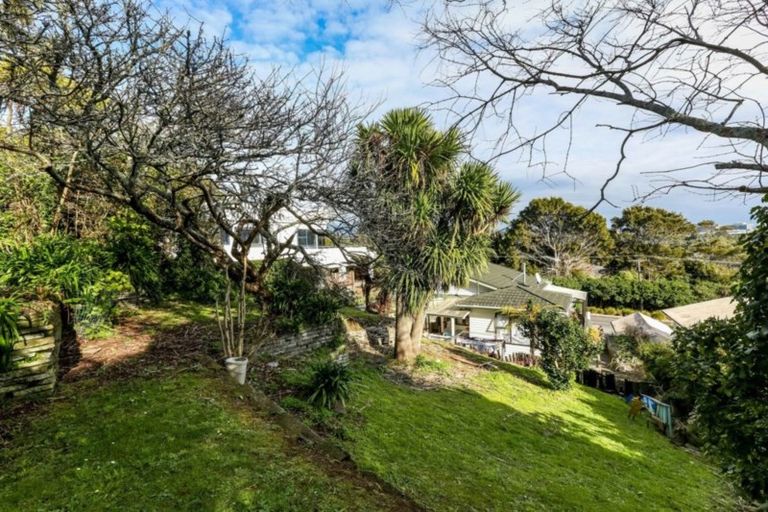 Photo of property in 115 Mangorei Road, Merrilands, New Plymouth, 4312