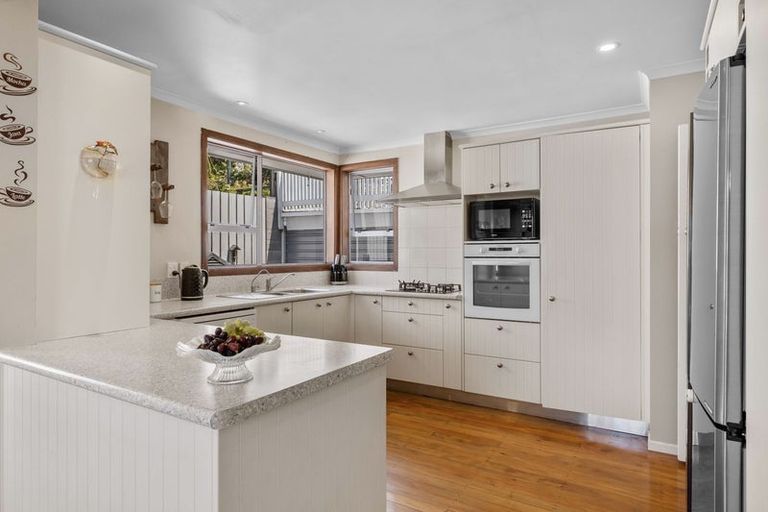 Photo of property in 74 Awanui Street, Merrilands, New Plymouth, 4312