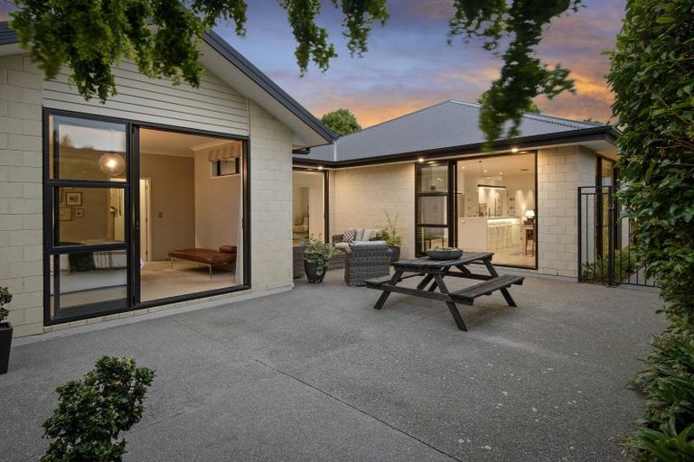 Photo of property in 9 Bowenvale Avenue, Cashmere, Christchurch, 8022