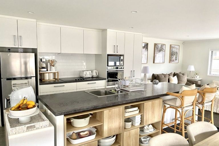 Photo of property in 18 Kahuparere Crescent, Pyes Pa, Tauranga, 3112