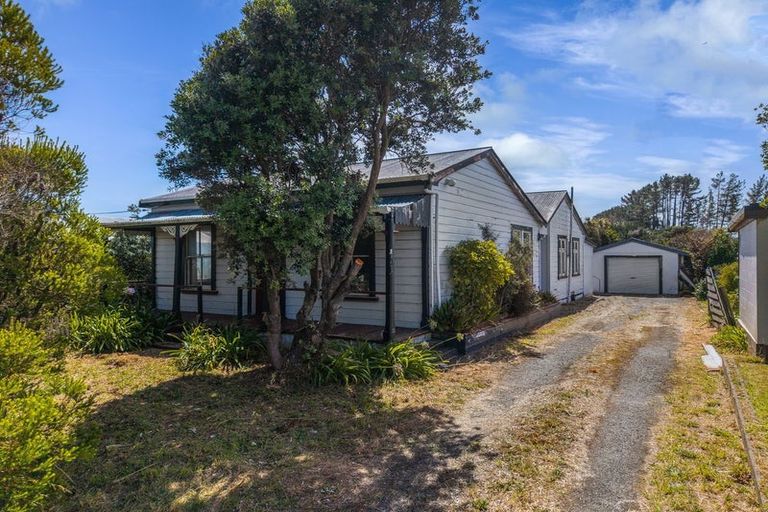 Photo of property in 74 Koputara Road, Himatangi Beach, Foxton, 4891