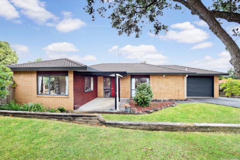 Photo of property in 1 Sorbonne Close, Albany, Auckland, 0632