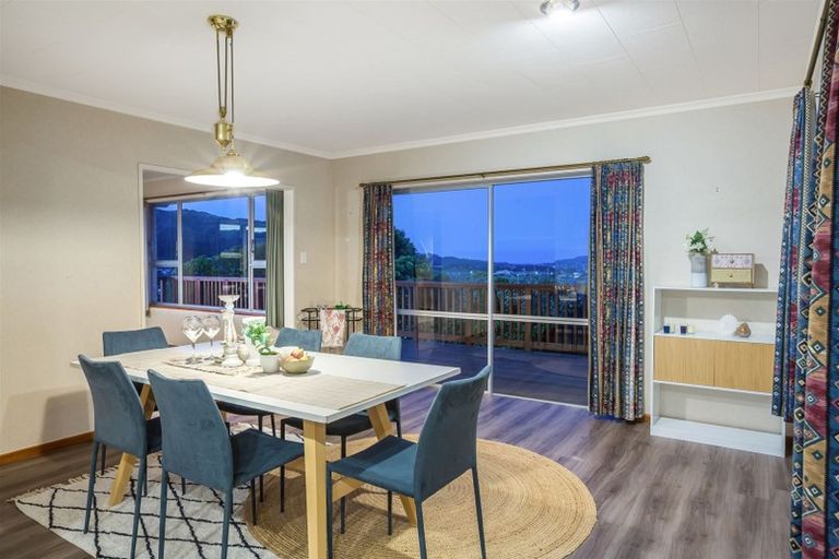 Photo of property in 10 Spicer Place, Tawa, Wellington, 5028