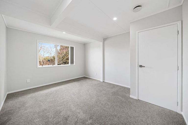 Photo of property in 22 Molesworth Place, Mangere, Auckland, 2022