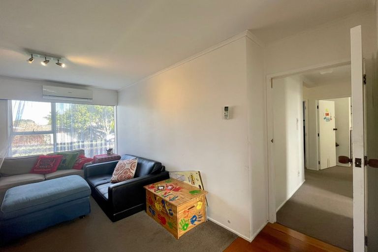 Photo of property in 2/35 Pah Road, Papatoetoe, Auckland, 2025