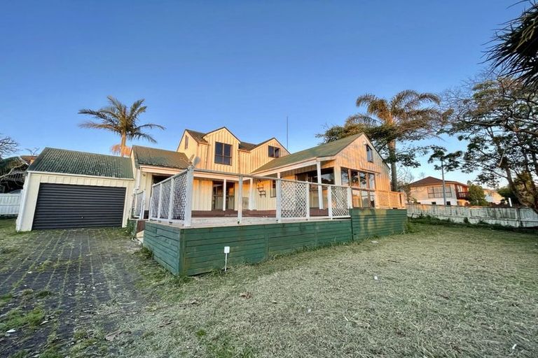 Photo of property in 2 Deodar Place, Totara Heights, Auckland, 2105