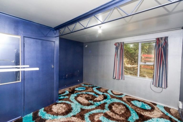 Photo of property in 1/10 Mckelvey Place, Tawa, Wellington, 5028