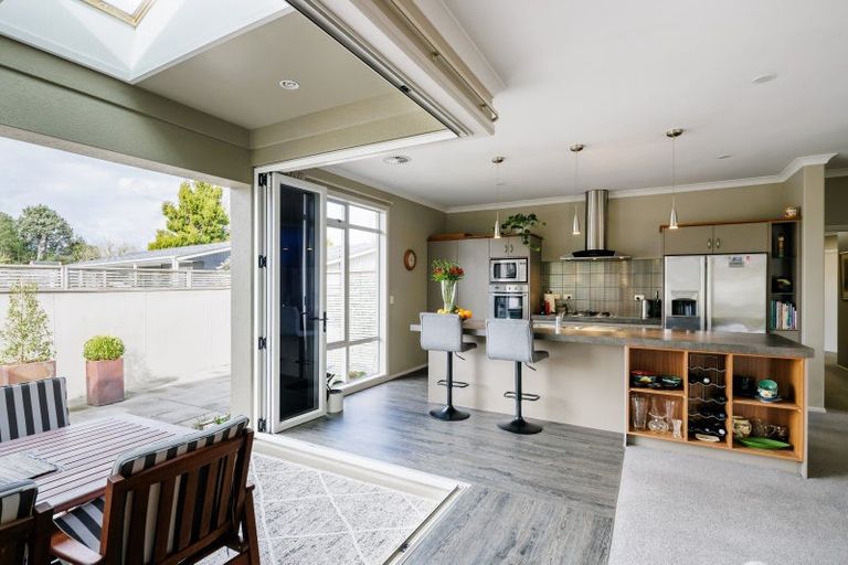 Photo of property in 61 Bowen Street, Cambridge, 3434