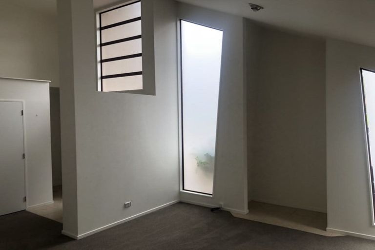 Photo of property in 7 Pyrite Street, Westgate, Auckland, 0614