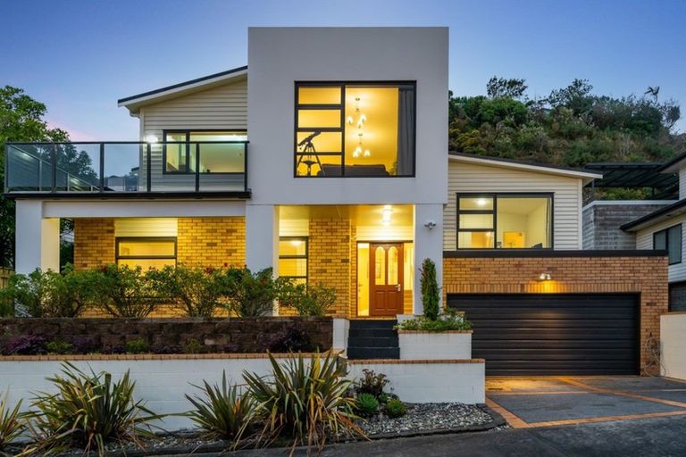 Photo of property in 93 Cedar Street, Maungaraki, Lower Hutt, 5010