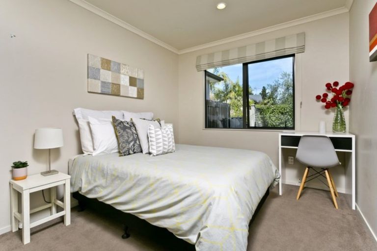 Photo of property in 30 Admirals Court Drive, Greenhithe, Auckland, 0632