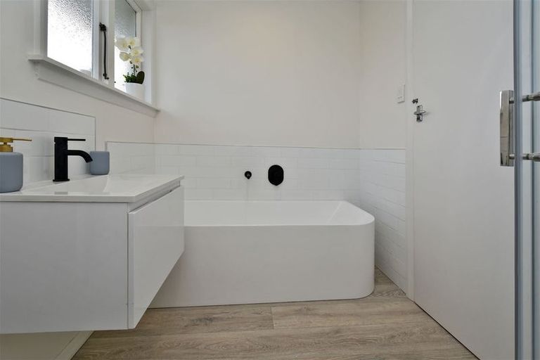 Photo of property in 27 Greenwood Close, Mairehau, Christchurch, 8013