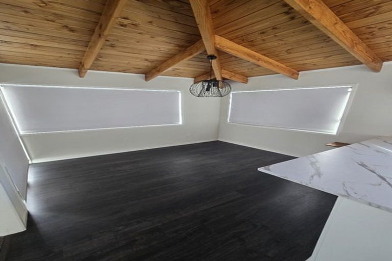 Photo of property in 21 Sungrove Rise, Sunnyvale, Auckland, 0612