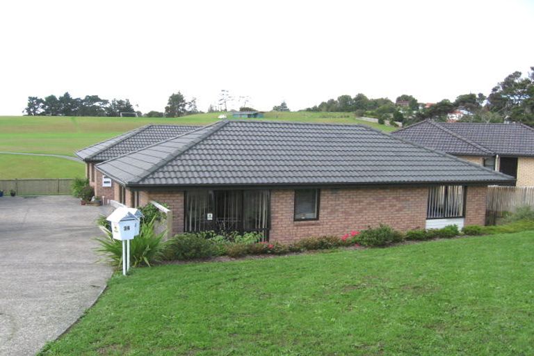 Photo of property in 34 Regents Park Place, Westgate, Auckland, 0614