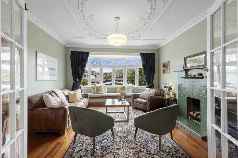 Photo of property in 11 Firth Terrace, Karori, Wellington, 6012