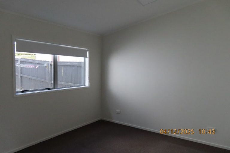 Photo of property in 15 Fernhaven Place, Massey, Auckland, 0614