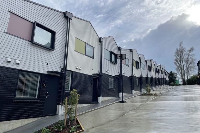 Photo of property in 5 Panoni Lane, Howick, Auckland, 2014