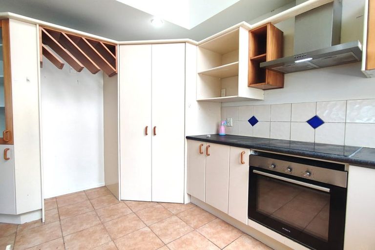 Photo of property in 631a Glenfield Road, Totara Vale, Auckland, 0629