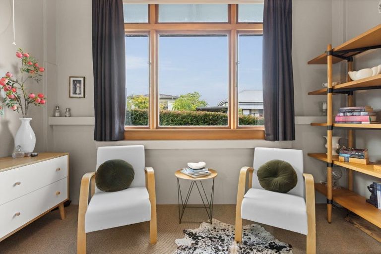 Photo of property in 12 Havelock Road, Hospital Hill, Napier, 4110