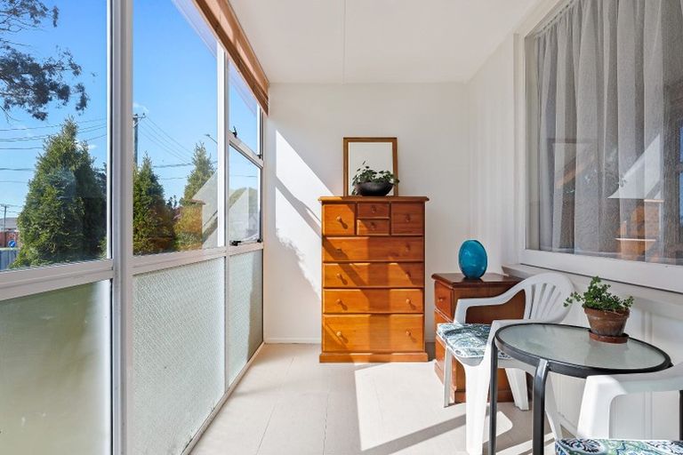 Photo of property in 2/79 Hills Road, Edgeware, Christchurch, 8013