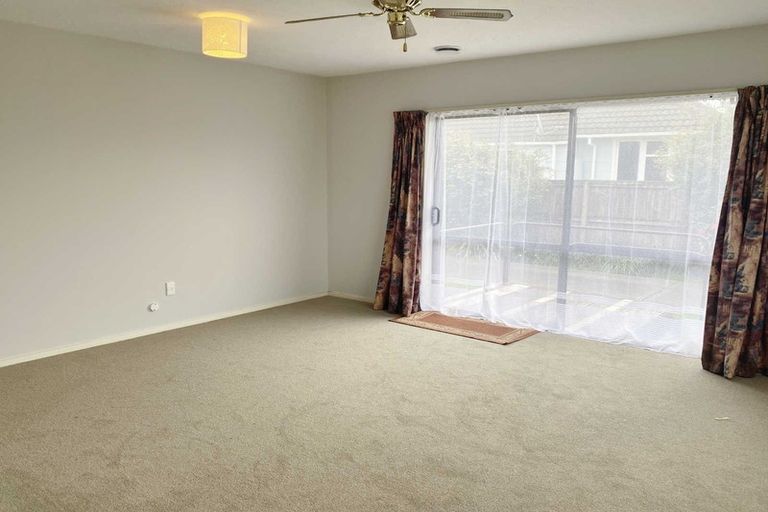 Photo of property in 1/14 Momorangi Crescent, Redwood, Christchurch, 8051